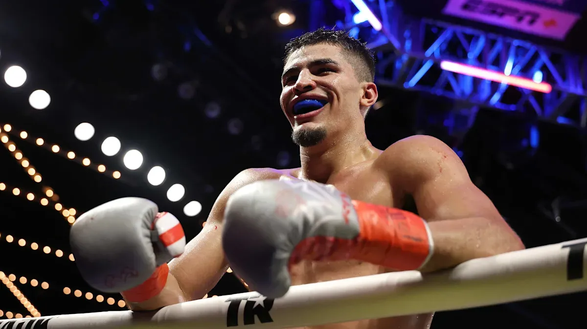Xander Zayas, Bruce 'Shu Shu' Carrington Raih Emas di Acara ESPN Top Rank Terakhir