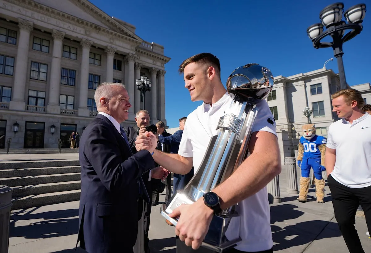 BYU QB Jake Retzlaff Resmi Tinggalkan Tim Sepak Bola, Beri Pernyataan Pertama